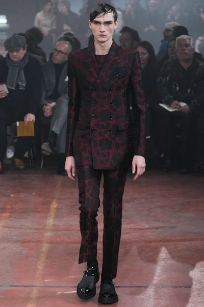Look 15